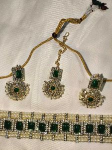 Elegant Emerald &amp; Pearl Jewelry Set