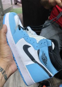 Air Jordan 1 Retro University Blue