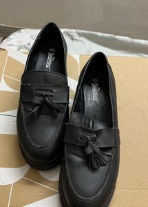 Roadster Chic Black Tassel Loafers