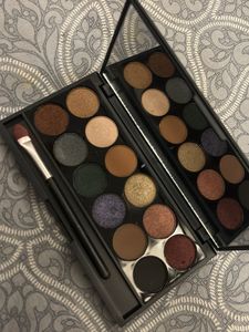 12 Color Eyeshadow Palette