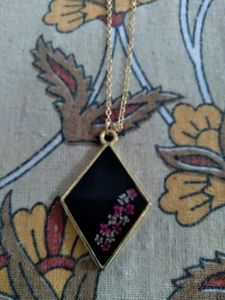 Floral Pendant Necklace