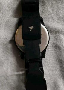 Fastrack Stunners Quartz Analog Black Dial Watch