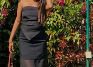 Chic Black Strapless top