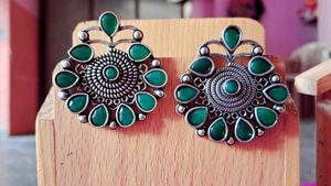 Green Stone Maate Polish Replica Earning