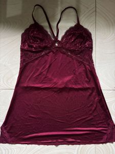Burgundy satin Lace sexiii dress, fits S&amp;M both❤️