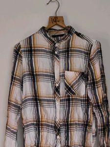 Chic Plaid Button-Up Shirt