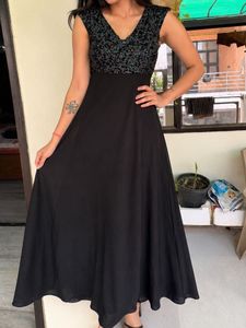 Elegant Black Sequined Gown