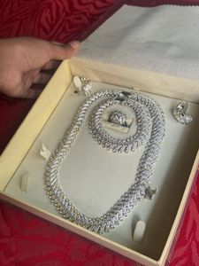 Elegant Jewellery Set