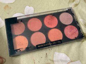 Blush Palette from makeup revolution