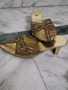 Embroidered Gold Heeled Sandals, zarkan flats