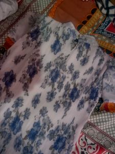 beautiful Georgette lined floral top