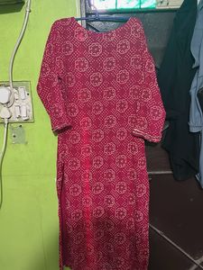 Vibrant Pink Ethnic Pants with Golden Motifs
