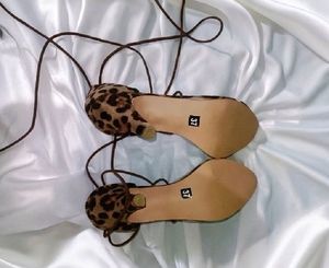 Chic Leopard Print Lace-Up Heels