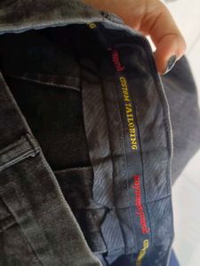 High-Waisted Charcoal Grey Jeans - Slim fit