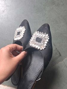 Elegant Black Flats with Crystal Embellishment
