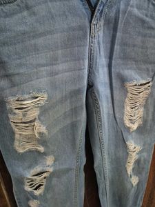 Light Wash Ripped Jeans