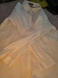 Classic White Button-Up Shirt xl