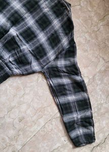 Granny Chic Plaid Lace-Up Blouse