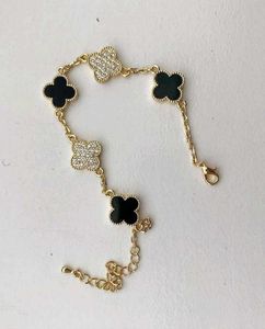 Elegant black Clover Bracelet anti-tarnish