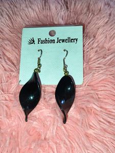 6 pairs of earrings