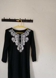 Elegant Black Embroidered Kurta