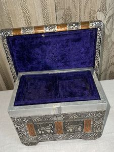 Vintage jewellery box