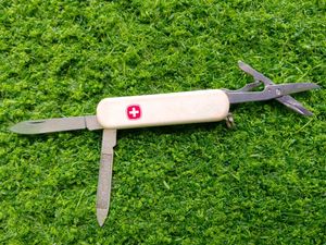 VINTAGE WENGER ESQUIRE – WHITESwiss Made | Vintag