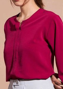 women solid round neck top
