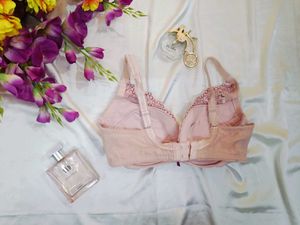🇳🇿💫🎀Lace Trimmed Pink Bra