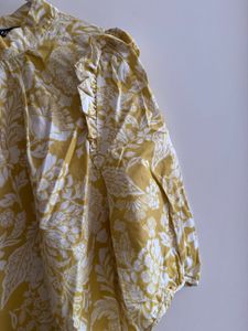 Zara - Floral Ruffle Top