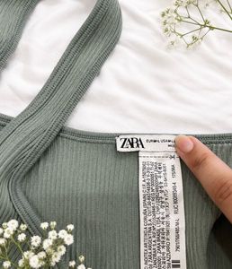 Ribbed V-Neck Cropped Tank Top for gym wear