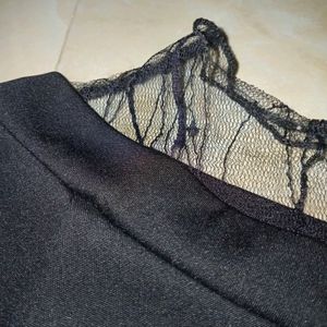 NET NECK CROP BLACK TOP