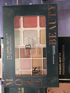 LAKYOU BEAUTY 18 Color Eyeshadow Palette