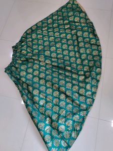 Elegant Green Brocade Skirt