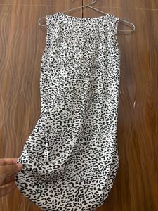Sleeveless Leopard Print Tunic Top