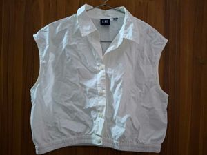 GAP White Sleeveless Cropped Shirt