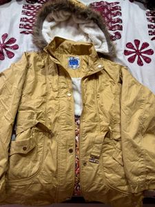 Stylish Fur-Lined Hooded Jacket