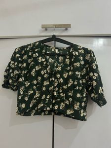Chic Floral Print Cropped Top