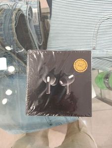 new Black Wireless Earbuds with Charging Case