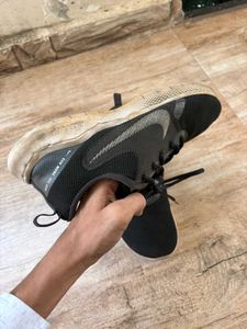Nike Unisex Black Running Shoes