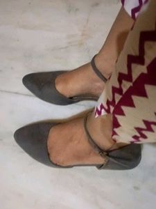 Chic Grey Pointed-Toe Flats with Ankle Strap