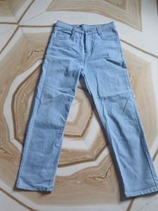 a blue wide leg pants