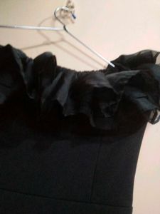 Elegant Off-Shoulder Black Maxi Dress