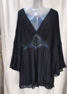 Chic Black V-Neck Bell Sleeve mini dress