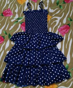 SIMPLE ELEGANT SLEEVELESS FROCK (6-8 Years)