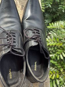 Regal Black Leather Formal Shoes