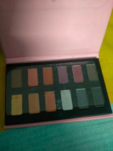 My Glamm Eye shadow