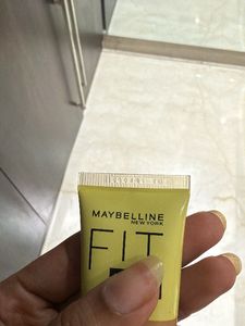 Australian Maybelline Fit Me Tinted Moisturizer
