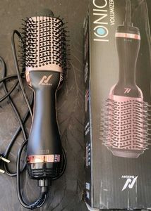 NexLev Ionic Volumizer Brush