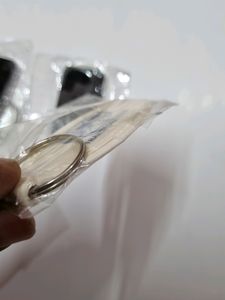 Keychain Buy1Get3free